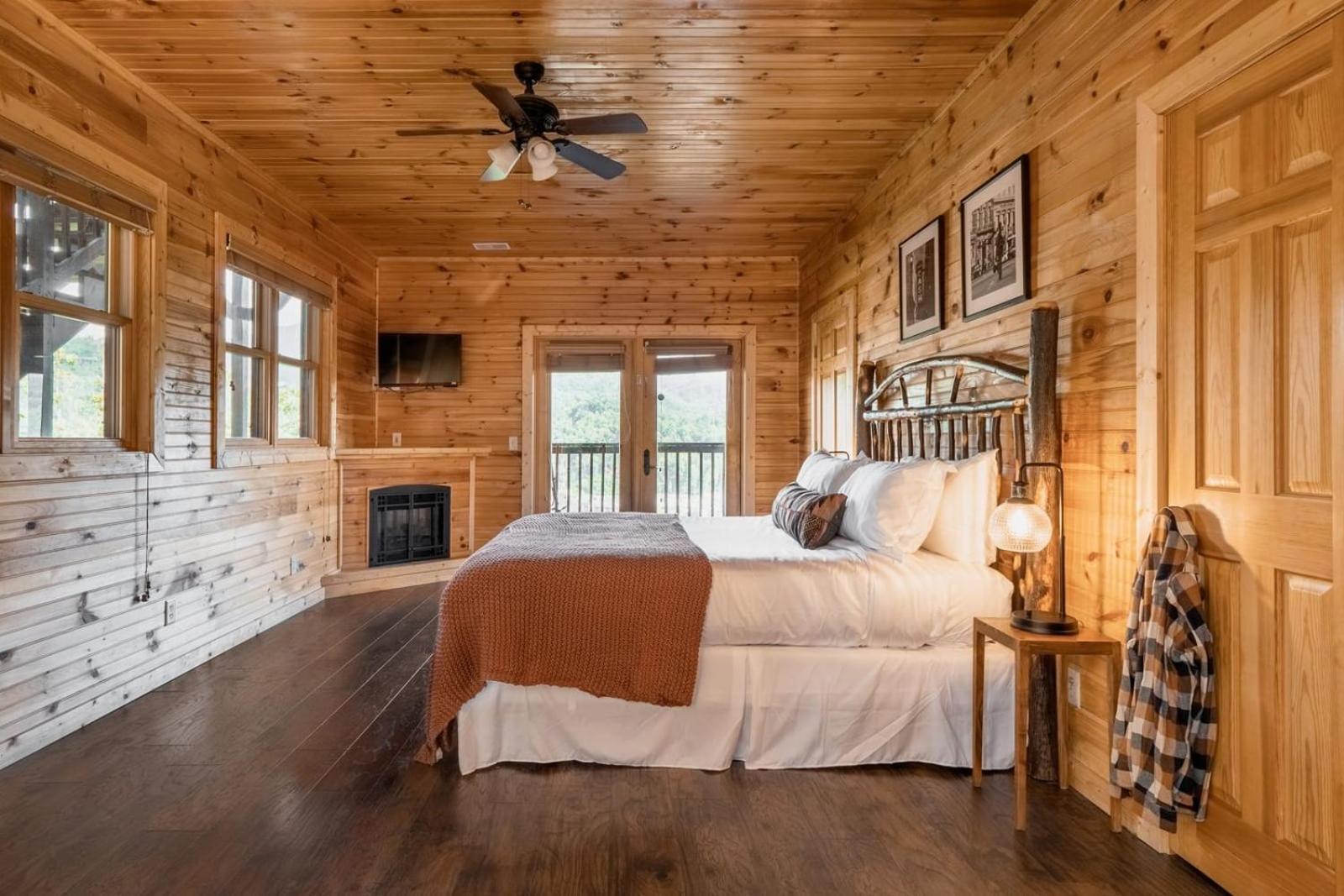 Hickory Ridge By Avantstay Incredible Private Elevated Cabin Sleeps 20 Gatlinburg Exterior photo