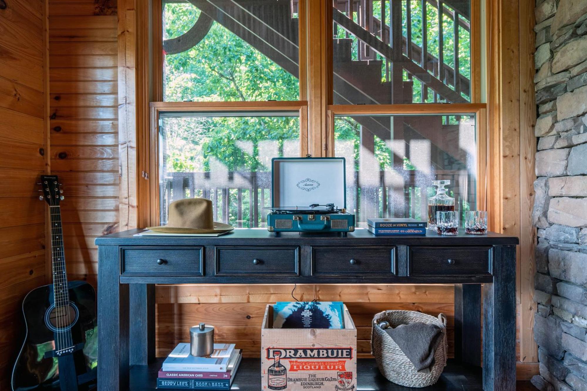Hickory Ridge By Avantstay Incredible Private Elevated Cabin Sleeps 20 Gatlinburg Exterior photo