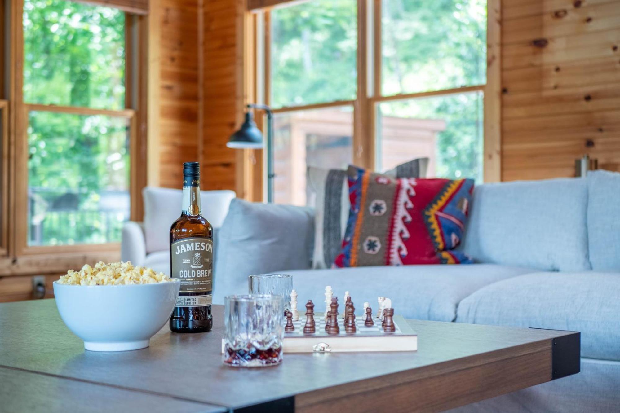 Hickory Ridge By Avantstay Incredible Private Elevated Cabin Sleeps 20 Gatlinburg Exterior photo