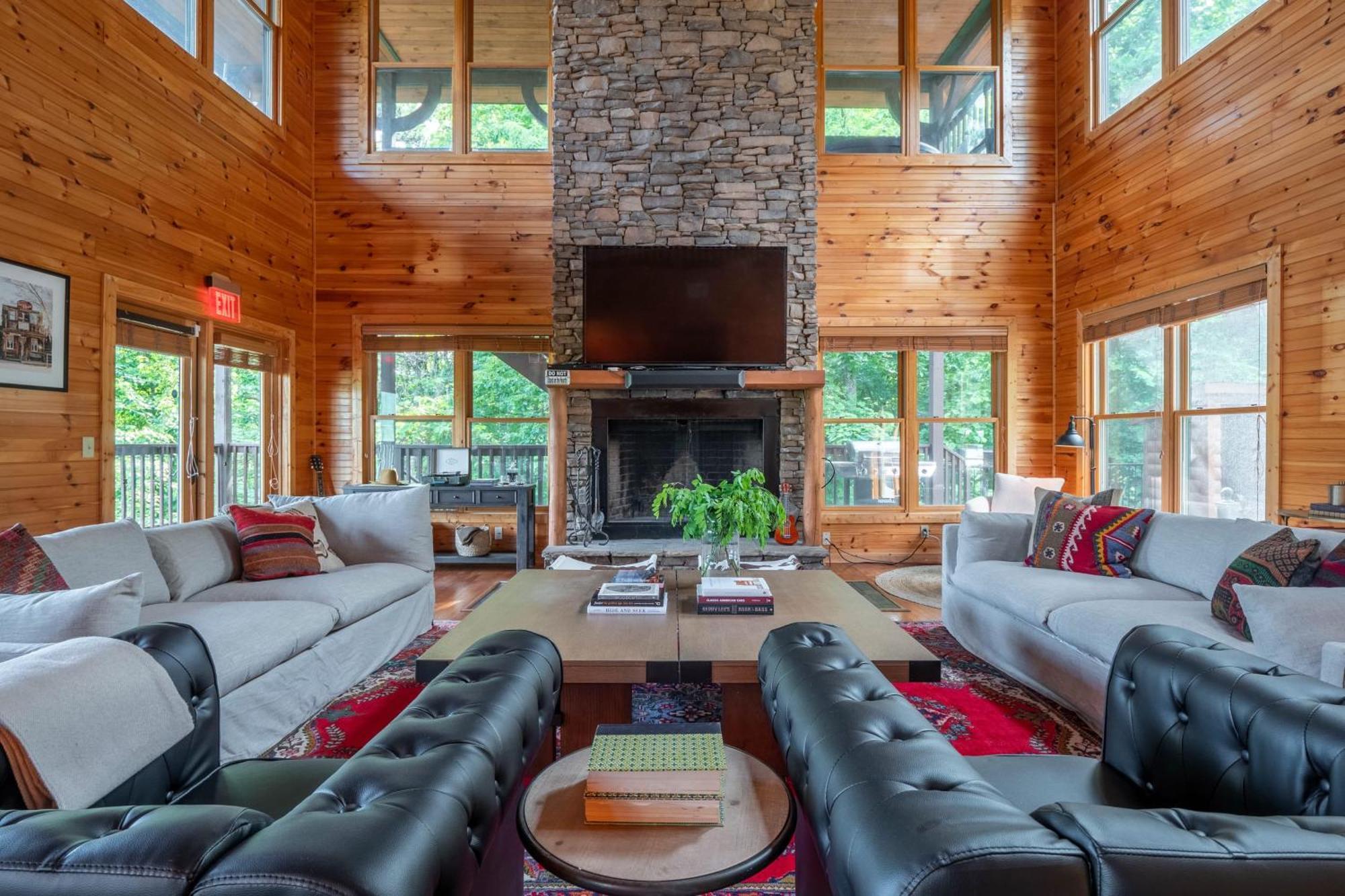 Hickory Ridge By Avantstay Incredible Private Elevated Cabin Sleeps 20 Gatlinburg Exterior photo
