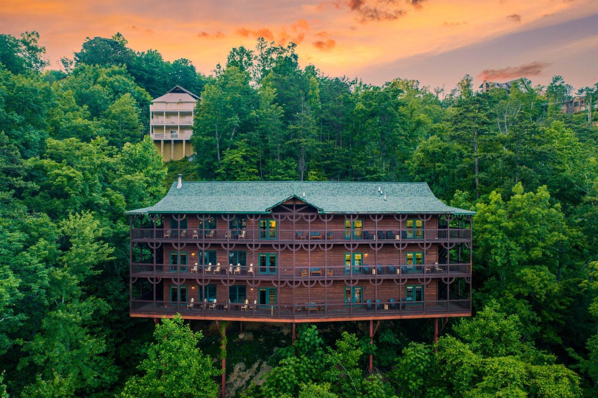 Hickory Ridge By Avantstay Incredible Private Elevated Cabin Sleeps 20 Gatlinburg Exterior photo